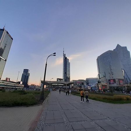 Ferienwohnung Centrum Zlote Tarasy Metro Rondo Onz Balkon Warschau Exterior foto